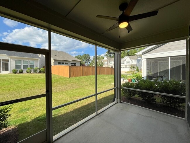 Building Photo - 1002 Greatland Rd