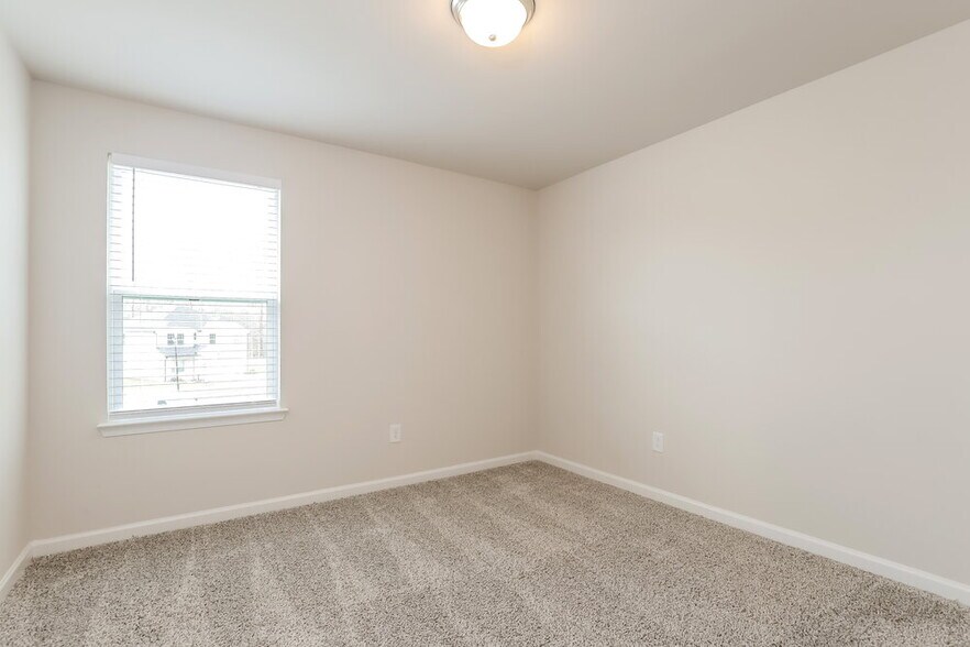 Building Photo - 5922 Green Ash Ct