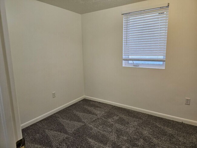 Building Photo - 7725 S 1530 W