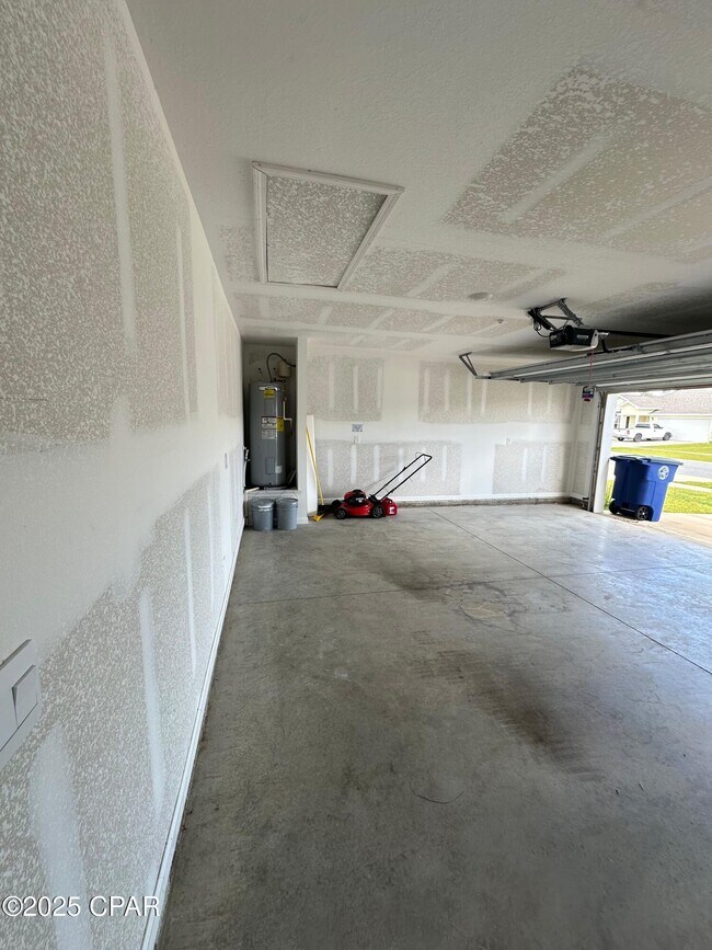 Building Photo - 6636 Slabinski Ln