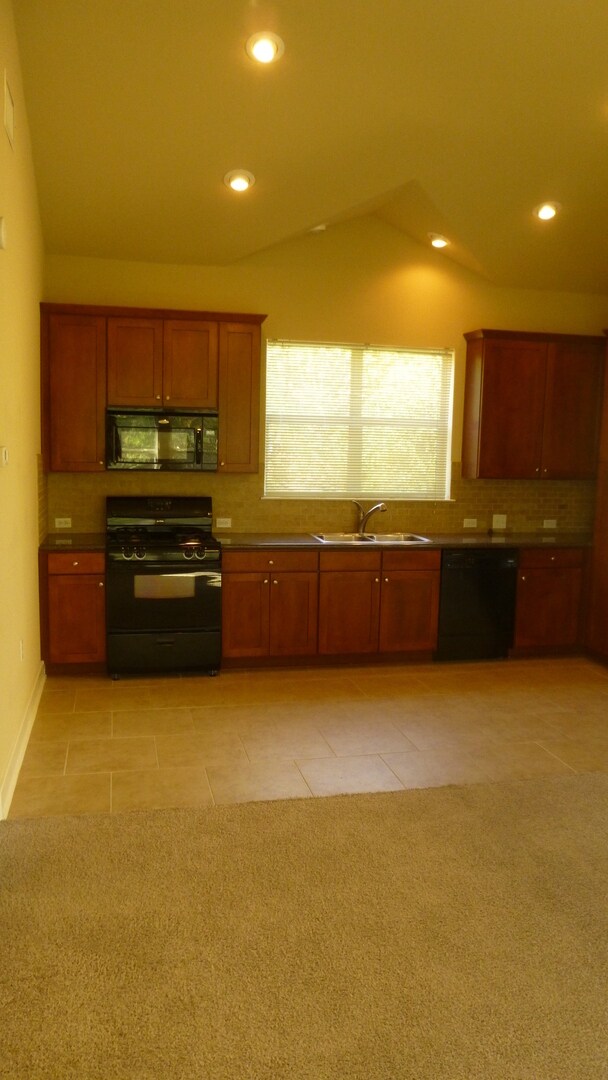 Building Photo - Great 1/1 unit in Chestnut Commons 78702