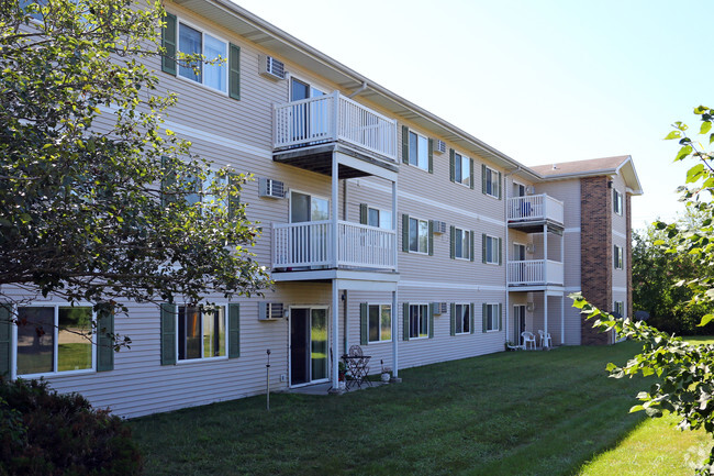 Primary Photo - River Oaks Apartments