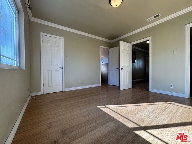 Building Photo - 1516 Talmadge St