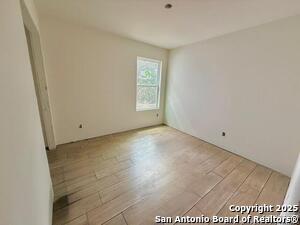 Building Photo - 709 Burr Oak Ln