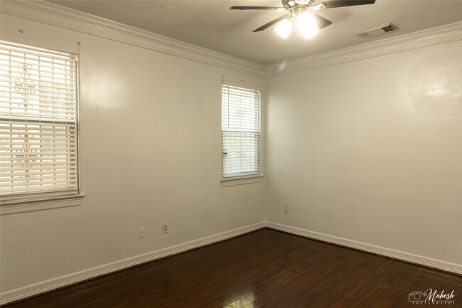 Building Photo - 10904 Panther Ct