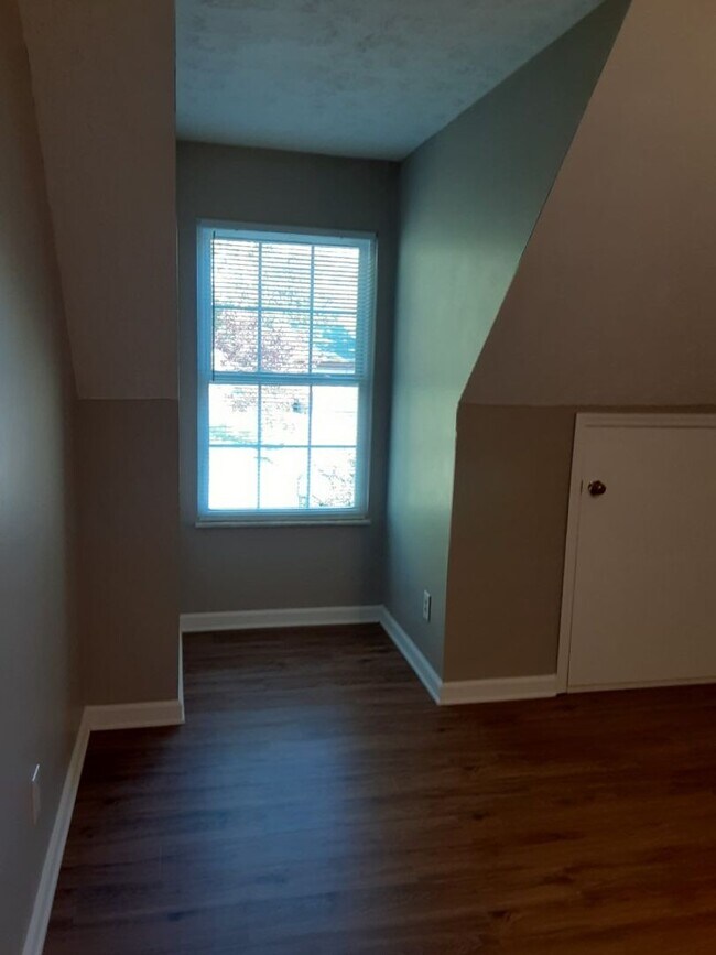 Building Photo - Great Home on corner lot in prime location in Knoxville