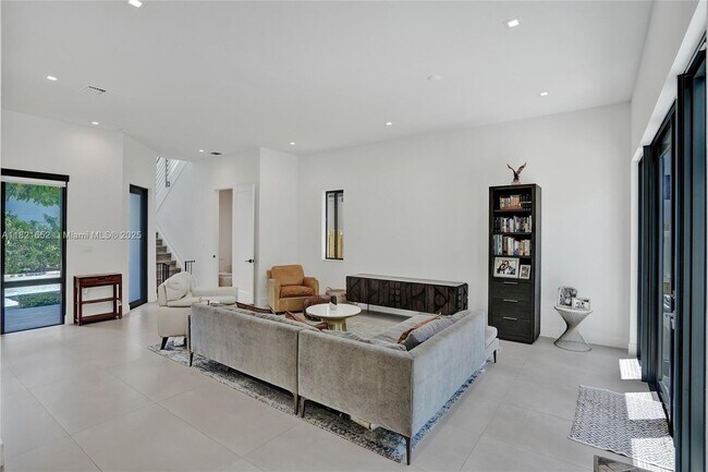 Building Photo - 7759 SW 99th St
