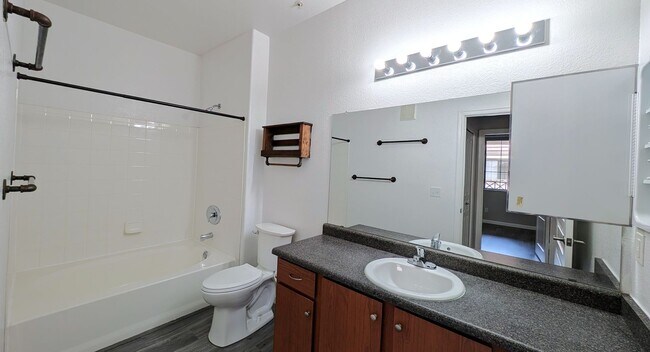 Building Photo - 1 Bedroom Condo in the Solana Townhome Community Near E Baseline Rd and S Higley Rd!