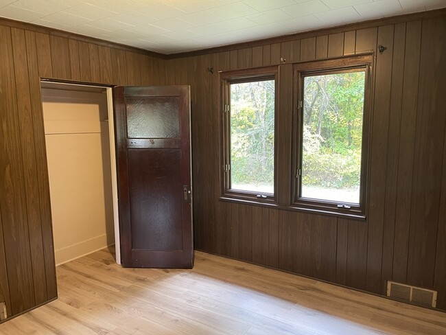 Building Photo - 2 bedrooms in Chippewa Township ~