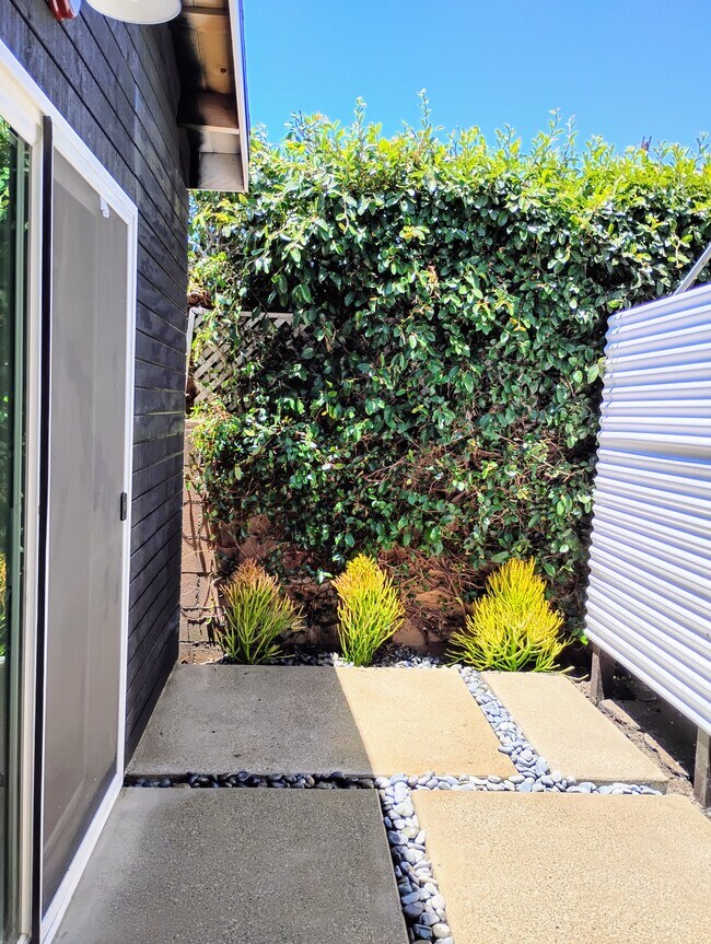 Outdoor Private Patio - 5618 Raber St