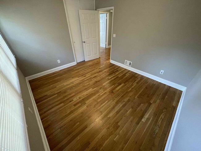 Building Photo - Smyrna - 3BR / 2BA
