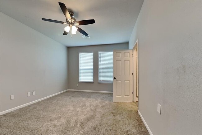 Building Photo - 6602 Albion Cresent Dr