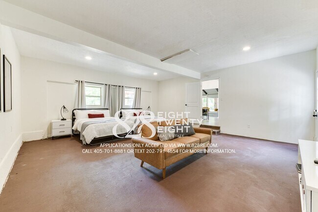 Building Photo - Talk About Unique! Must See 4 Bed/2 Bath S...