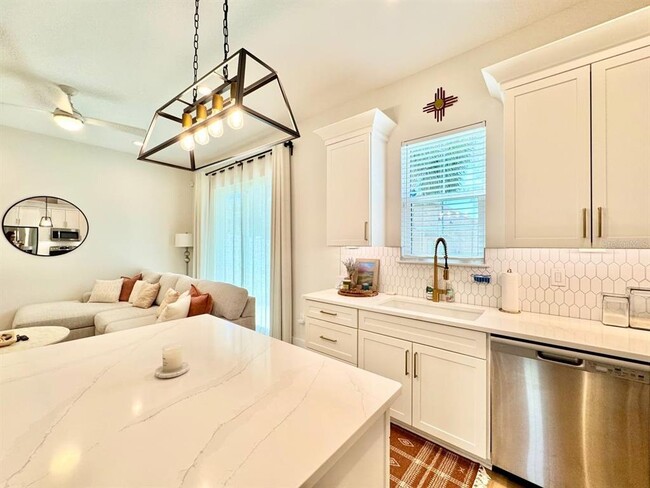 Building Photo - 3722 W Mango Ave