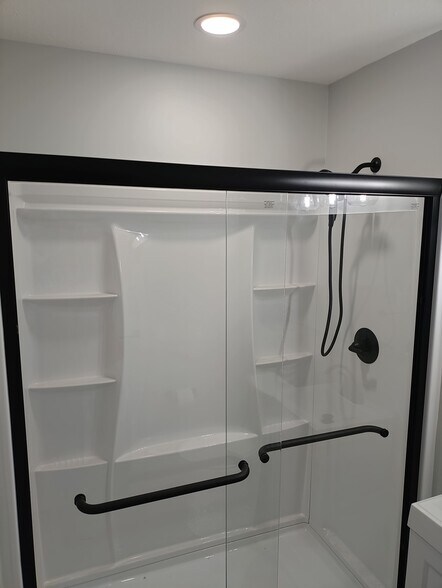 Building Photo - 6694 Boneta Rd