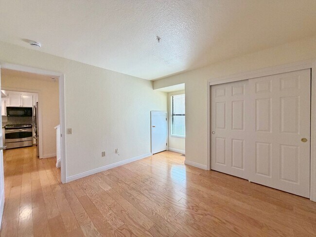 Building Photo - 3 Bedroom Condo in the Highly Desirable Fountain Grove 55+ Gated Community North Napa