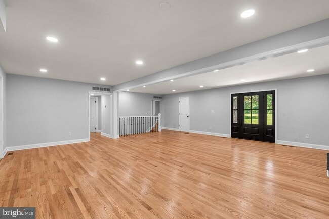 Building Photo - 14906 Dunstan Ln