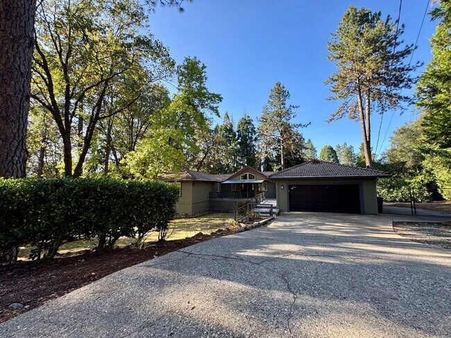Building Photo - 16694 Marion Way