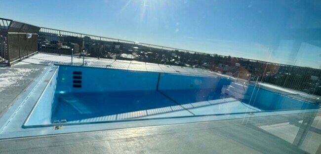 Building Photo - 77 Adams St