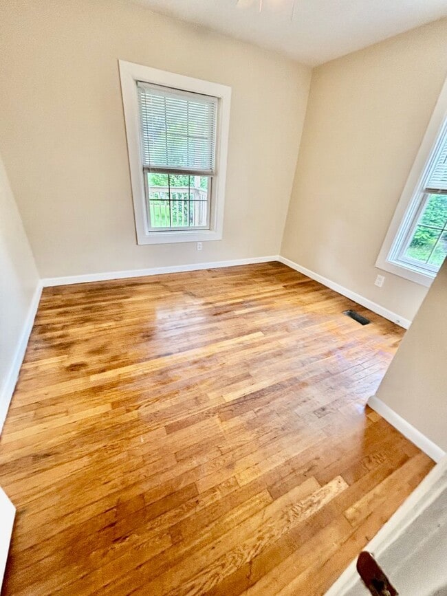 Building Photo - The "More Room to Roam" House: 4 Beds, 2 B...