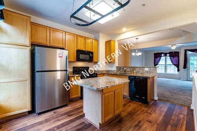 Building Photo - 5819 Pearson Ln