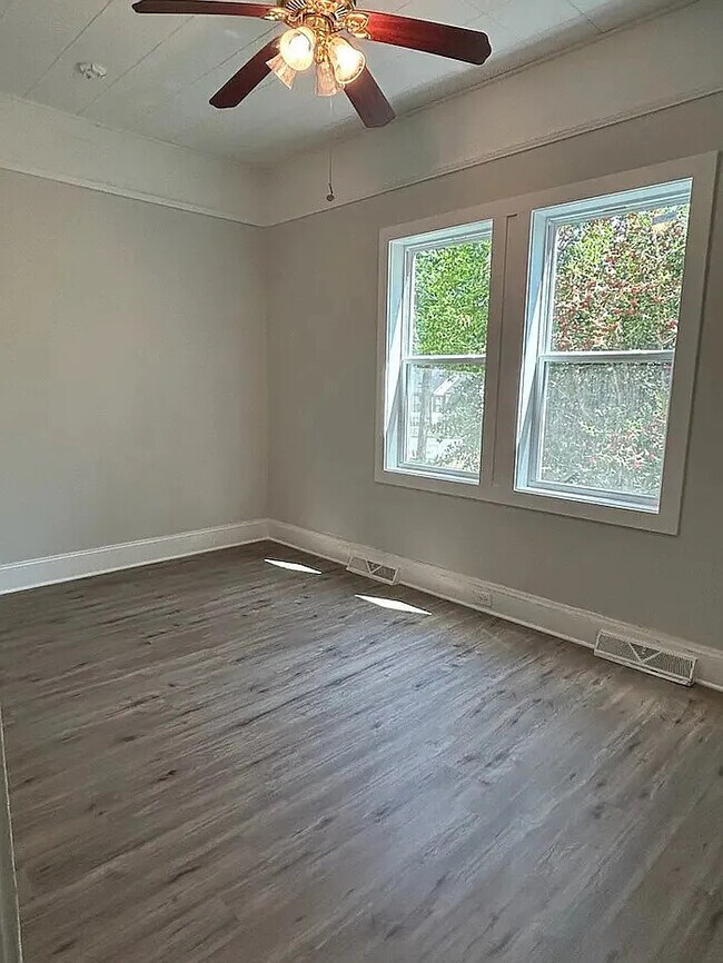 Building Photo - 1 Bedroom 1 Bathroom