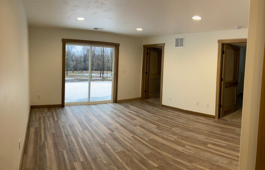 Building Photo - 5230 County Rd II