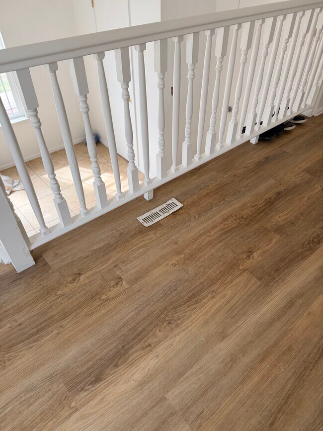 Building Photo - 10418 Jellison Way