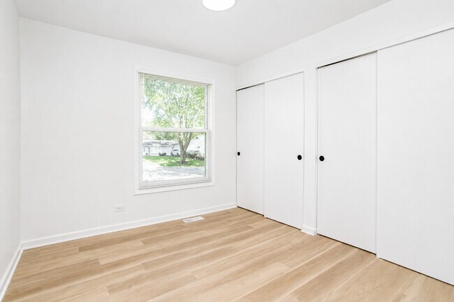 Building Photo - 7777 Ramsgate Cir S