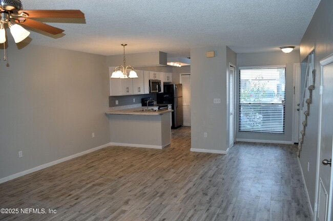 Building Photo - 4846 Kingsmeadow Ln