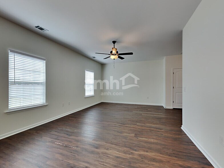 Building Photo - 455 Sunbury Dr