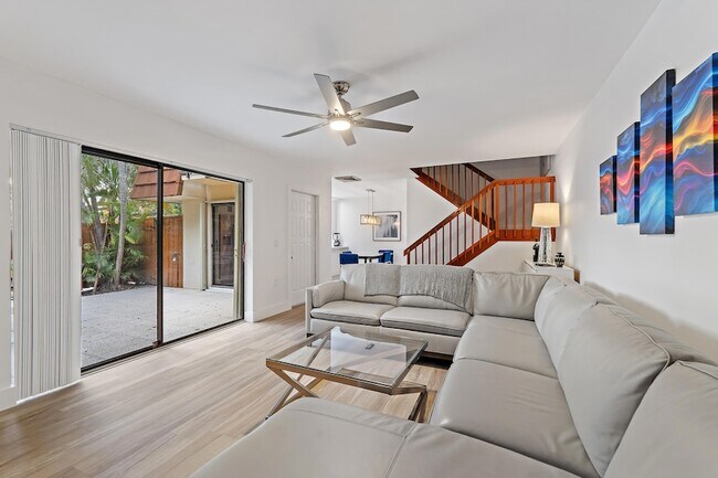 Building Photo - 3052 30th Ct