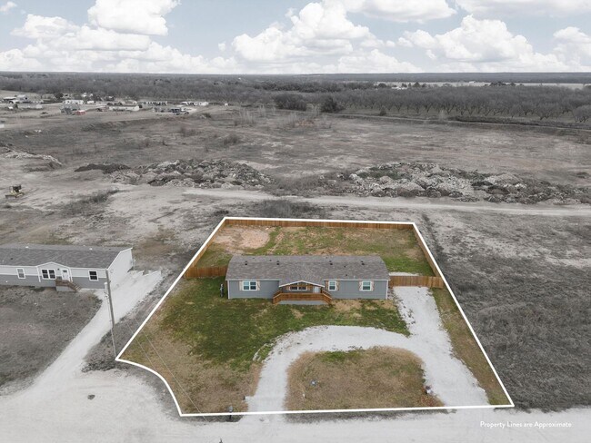 Building Photo - Spacious Country Living In Gholson