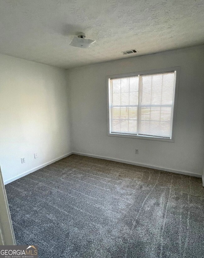 Building Photo - 30 Spring Valley Cove