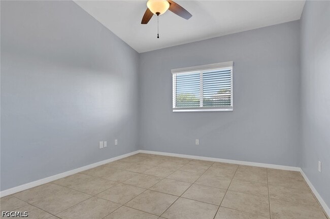 Building Photo - 5013 SW 16th Pl