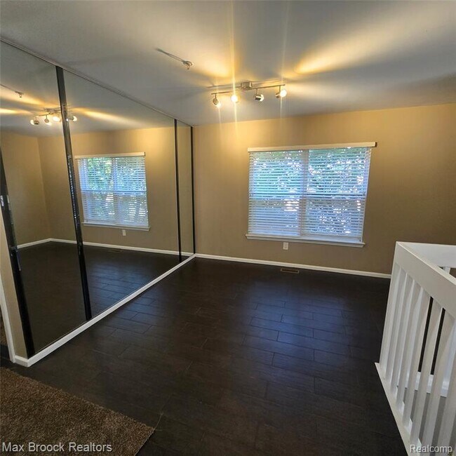 Building Photo - 1643 Campau Farms Cir