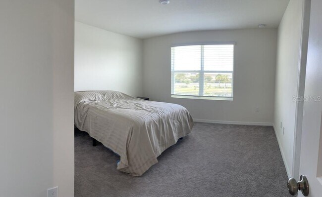 Building Photo - 2134 Crystal Bell St