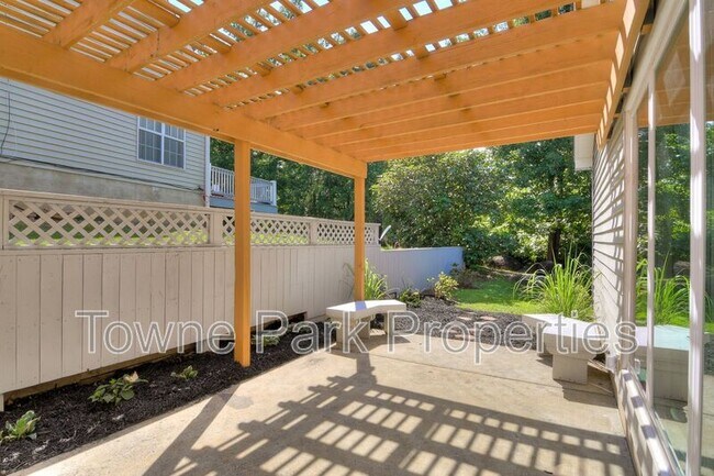 Building Photo - 486 Granite Point