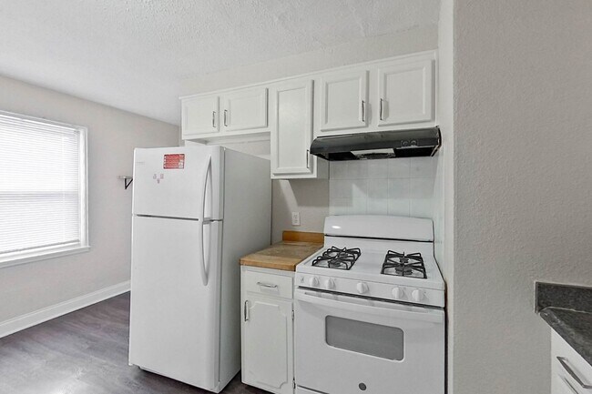 Building Photo - 3/1 Single Family Home in Linden!