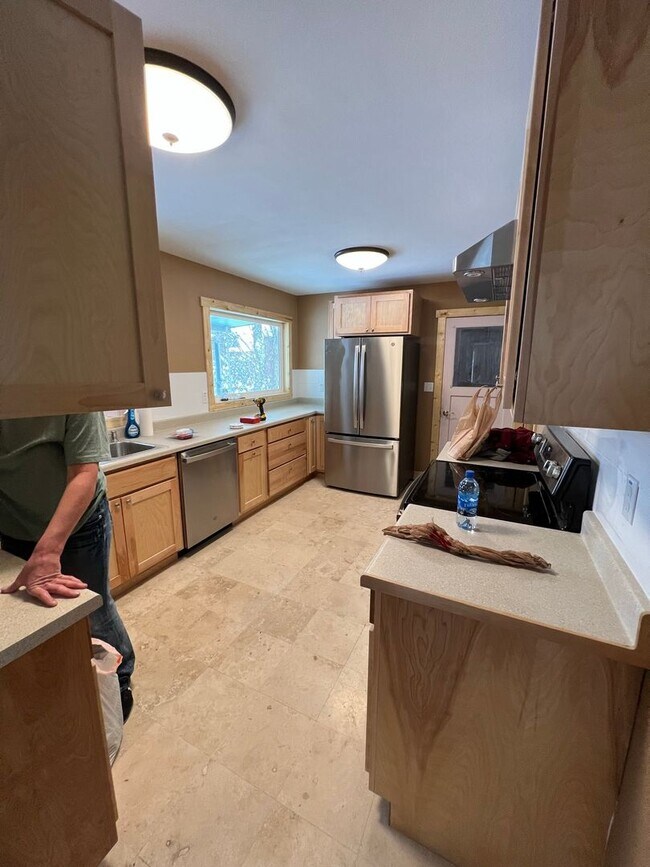 Building Photo - 624 N 3rd St