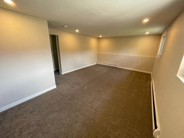 lower living - 33 Minden Cir