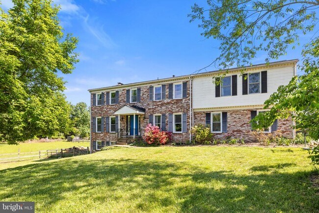 Building Photo - 4301 Mountain View Dr