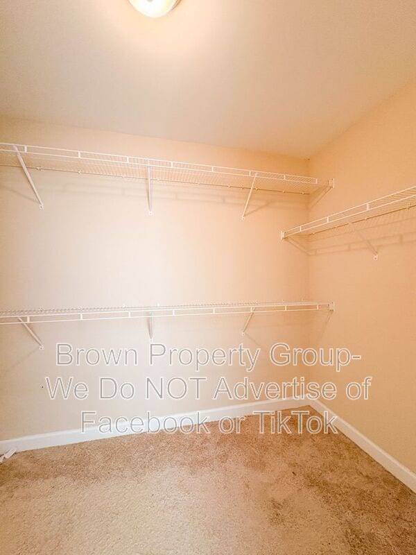 Building Photo - 829 Bellingham Way