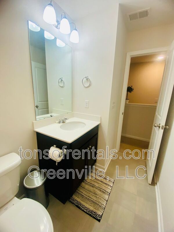 Building Photo - 255 Millen Dr