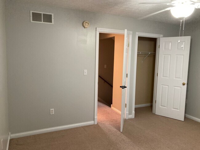Building Photo - 121 Chevy Chase Pl