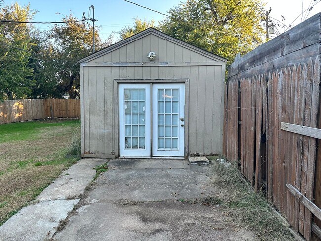 Building Photo - 2 Bed 1 Bath NW OKC