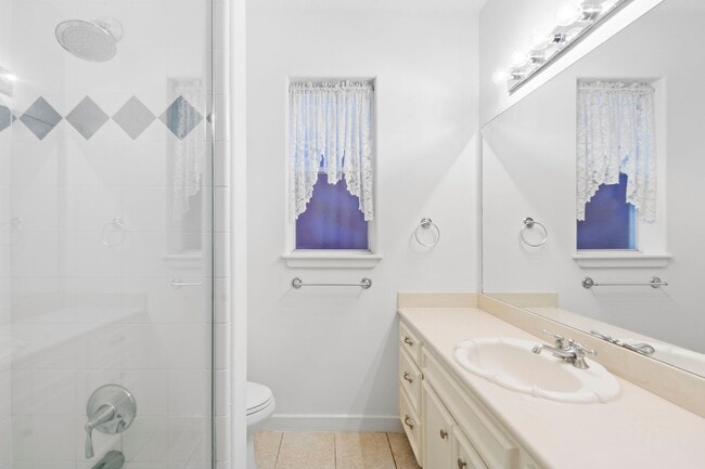 Building Photo - Live Near Memorial Park! Spacious 3BR with...