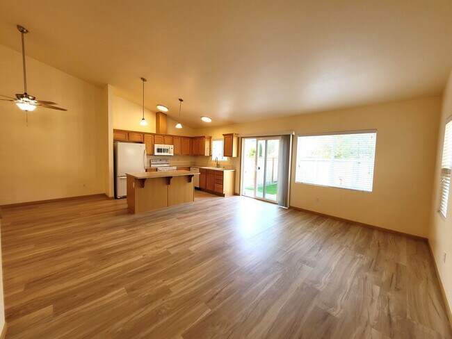 Building Photo - 410 Holland Ave