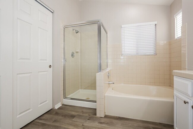 Building Photo - 1733 Toltec Cir