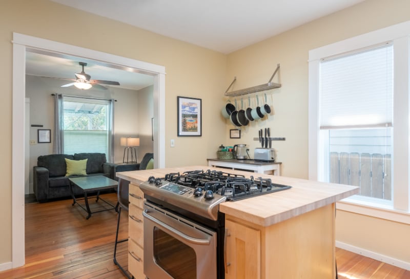 Building Photo - 1015 Poplar St